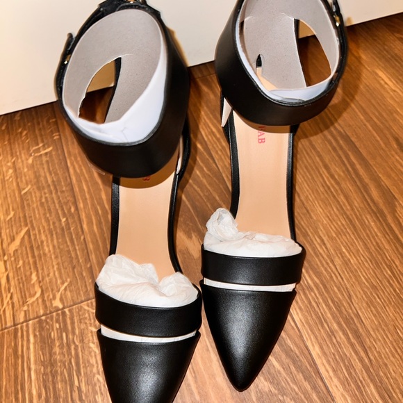 NWT Just Fab Black, Ankle Strap, Pointy Toe Heels. Size 8.5. - Picture 13 of 14
